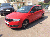 Skoda rapid space back  rouge